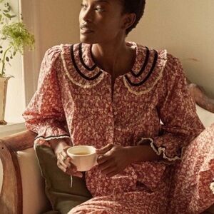 Doen Horizon Burgundy Crimson Cream Rouje Pomme et Poire Blouse with Lace Trim M